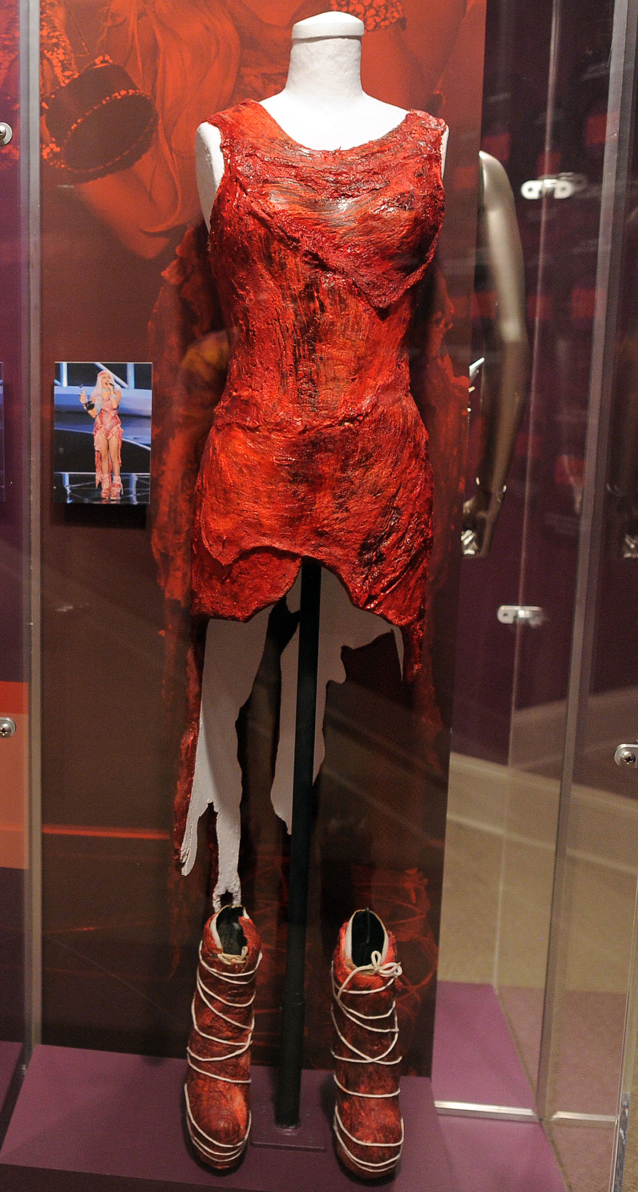 so-how-s-lady-gaga-s-meat-dress-holding-up-today-graveravens