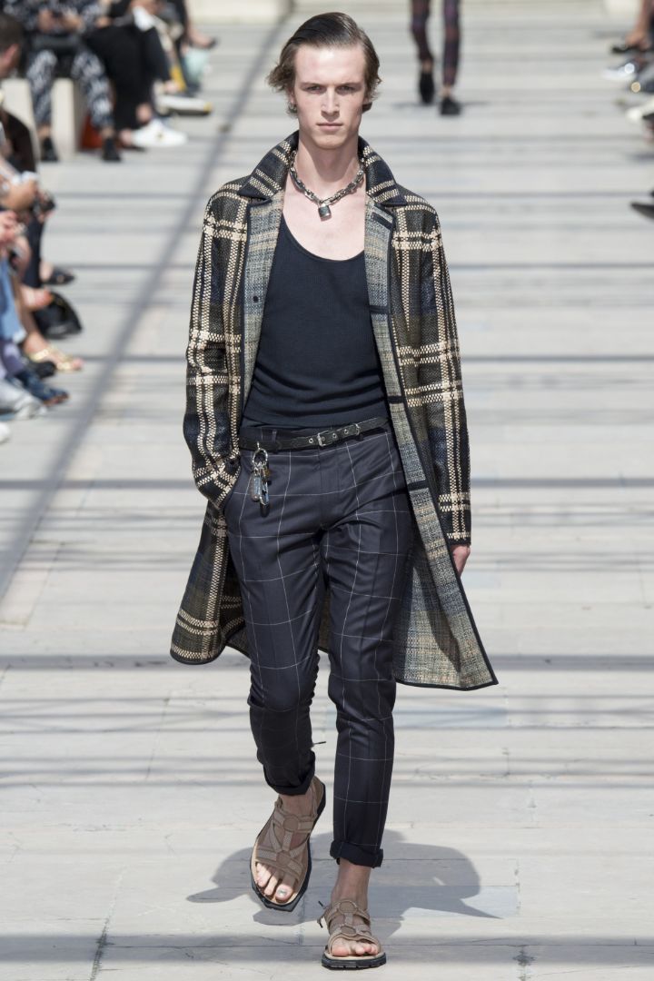 Louis Vuitton SS18: Menswear runway draws Asian celebrities Gong Yoo,  Hidetoshi Nakata, Xu Weizhou