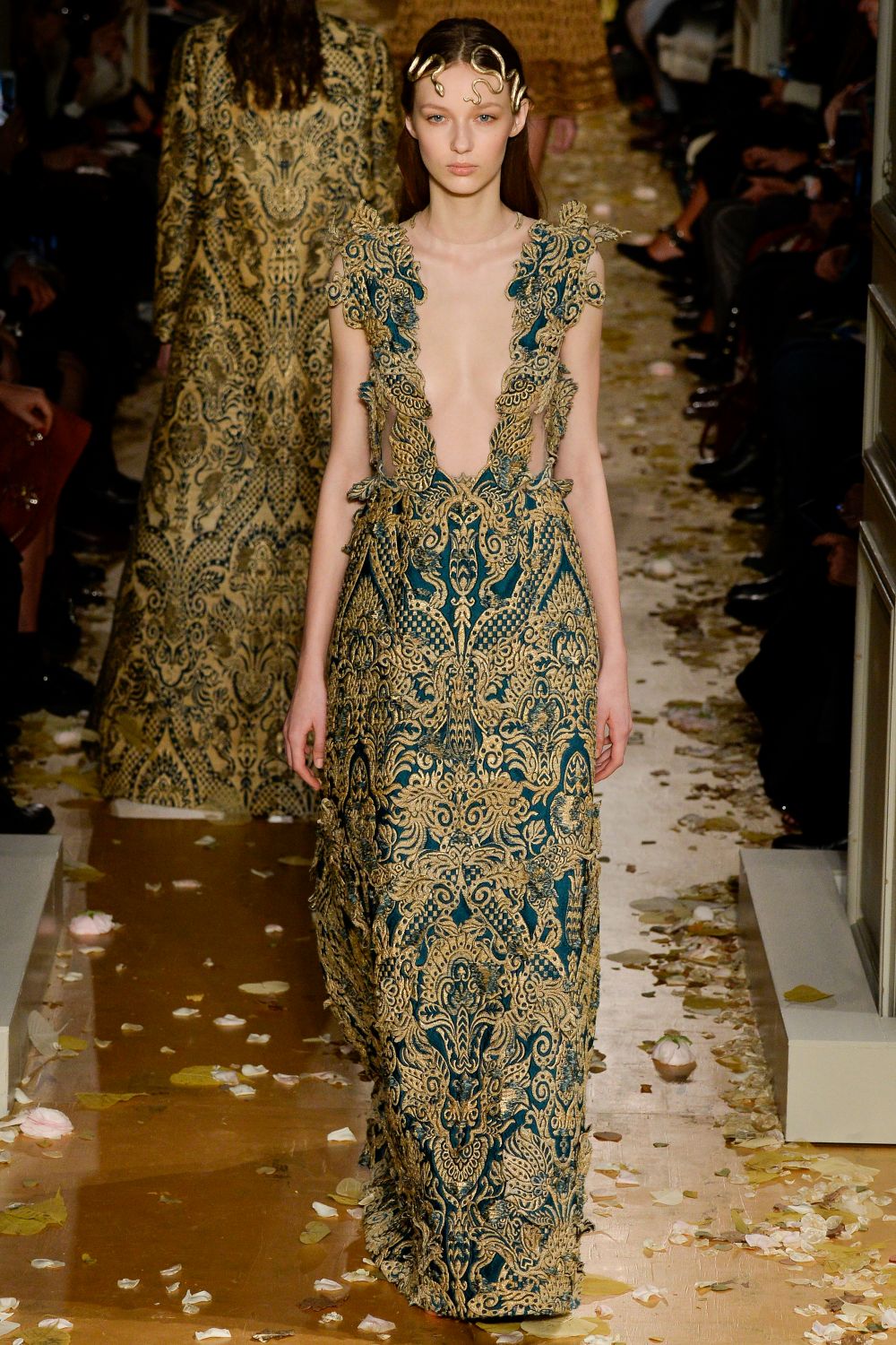 Valentino Haute Couture S/S 2016 Paris | GRAVERAVENS